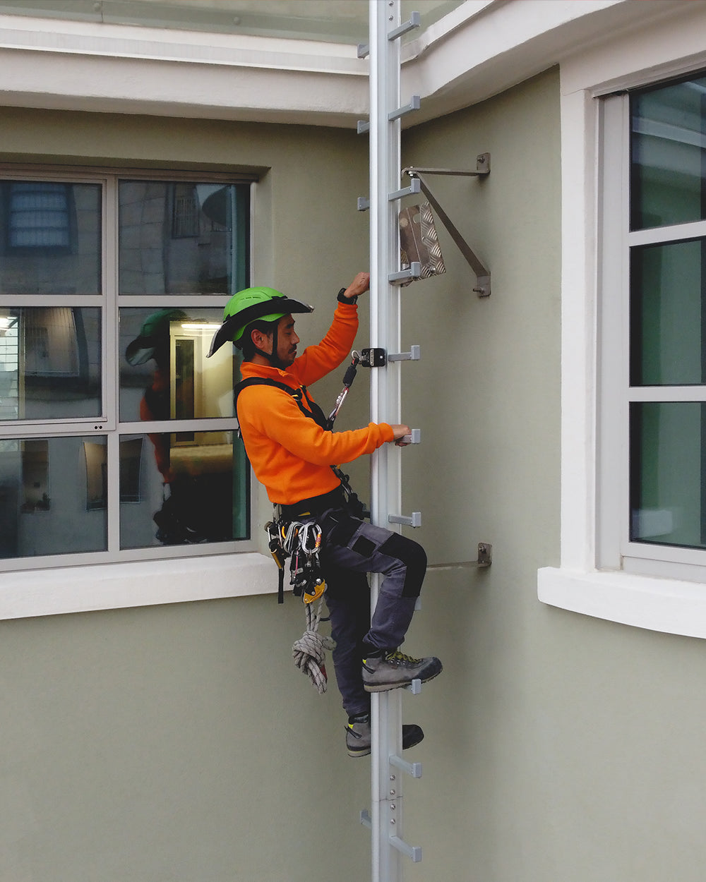Fallprotec SecuRail Pro MastLadder Vertical Lifeline System - SecureHeights