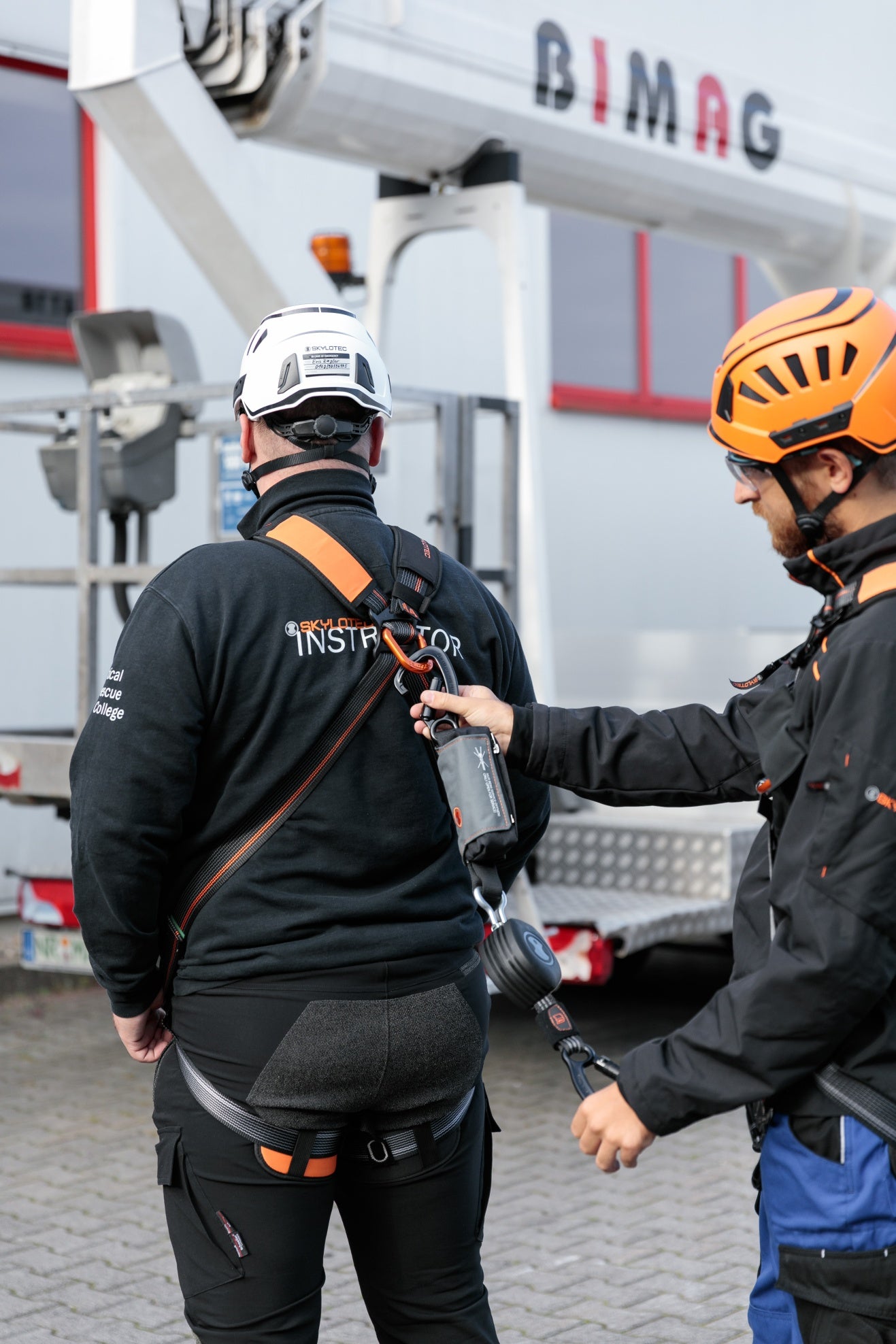 Skylotec PEANUT I 2.5m Self Retracting Lifeline with 64mm FS 64 AL GR Scaffold Hook HSG-021-2,5-7 - SecureHeights