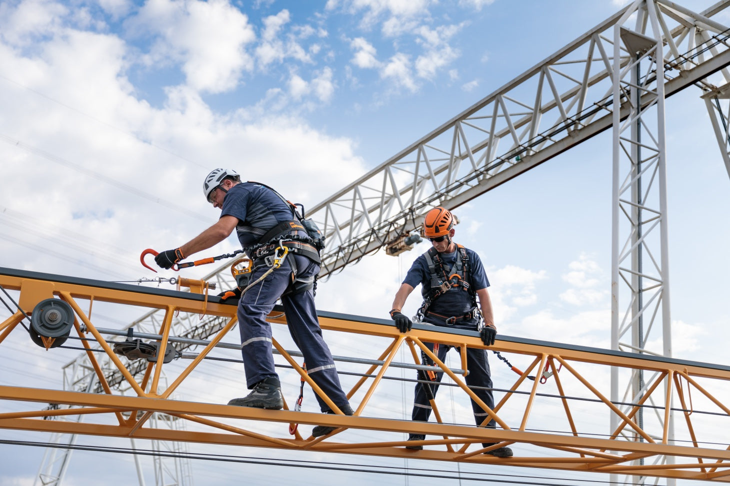 Skylotec SKYSAFE PRO FLEX Y 1.8m Twin Leg Webbing Lanyard with 60mm Scaffold Hooks L-0562-1,8 - SecureHeights